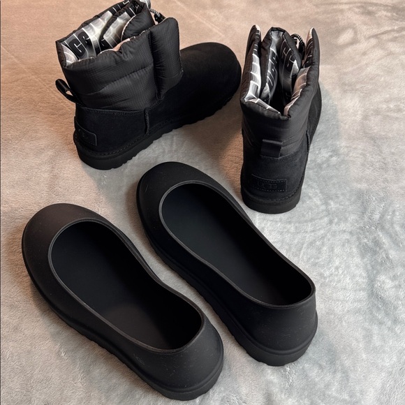 NWB UGG Classic Maxi Toggle Bootie Black Size 6 - Picture 3 of 14